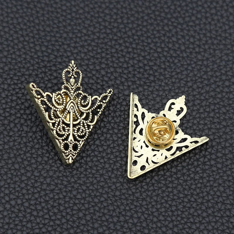 Women Vintage Triangle Shirt Collar Pin Collar Brooch Hollow Out Metal Men Brooch Clothes Decorative Cute Jewelry Accessories Qme