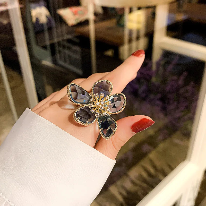 Personality Exaggerated Crystal Flower Ring Womanly Fashion Open Ring Women's Cocktail Party Luxury Jewelry Gifts Qme GRAY resizable