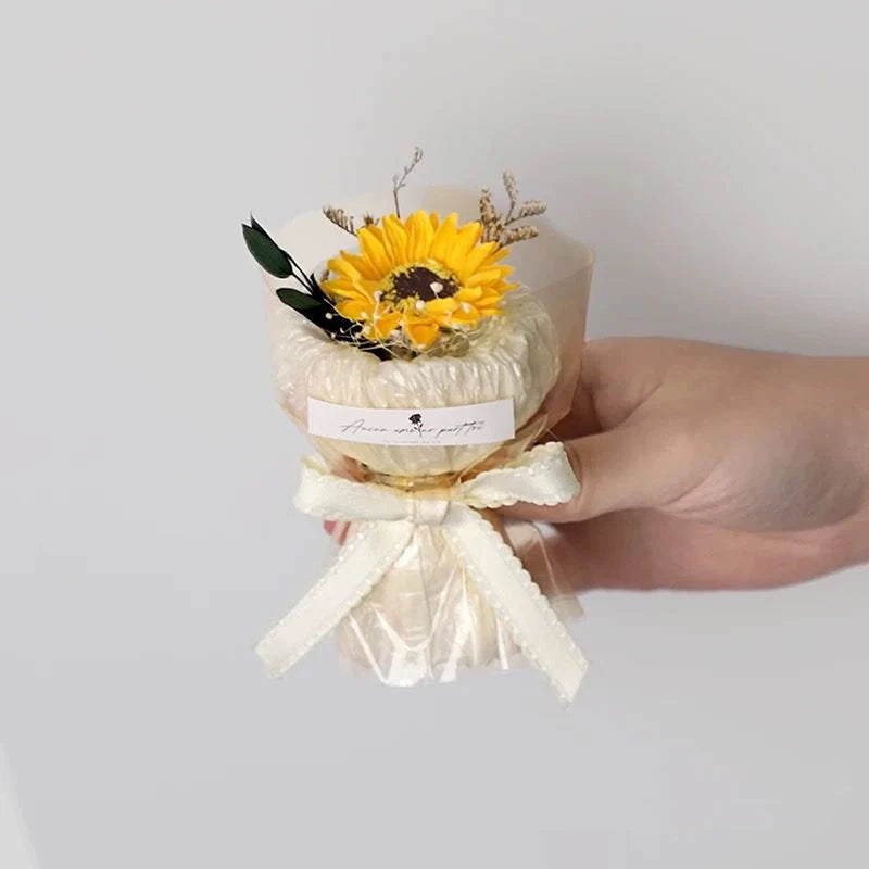 Mini Pocket-meeting Small Bouquet Rose Sunflower Eternal Flower Qme A9