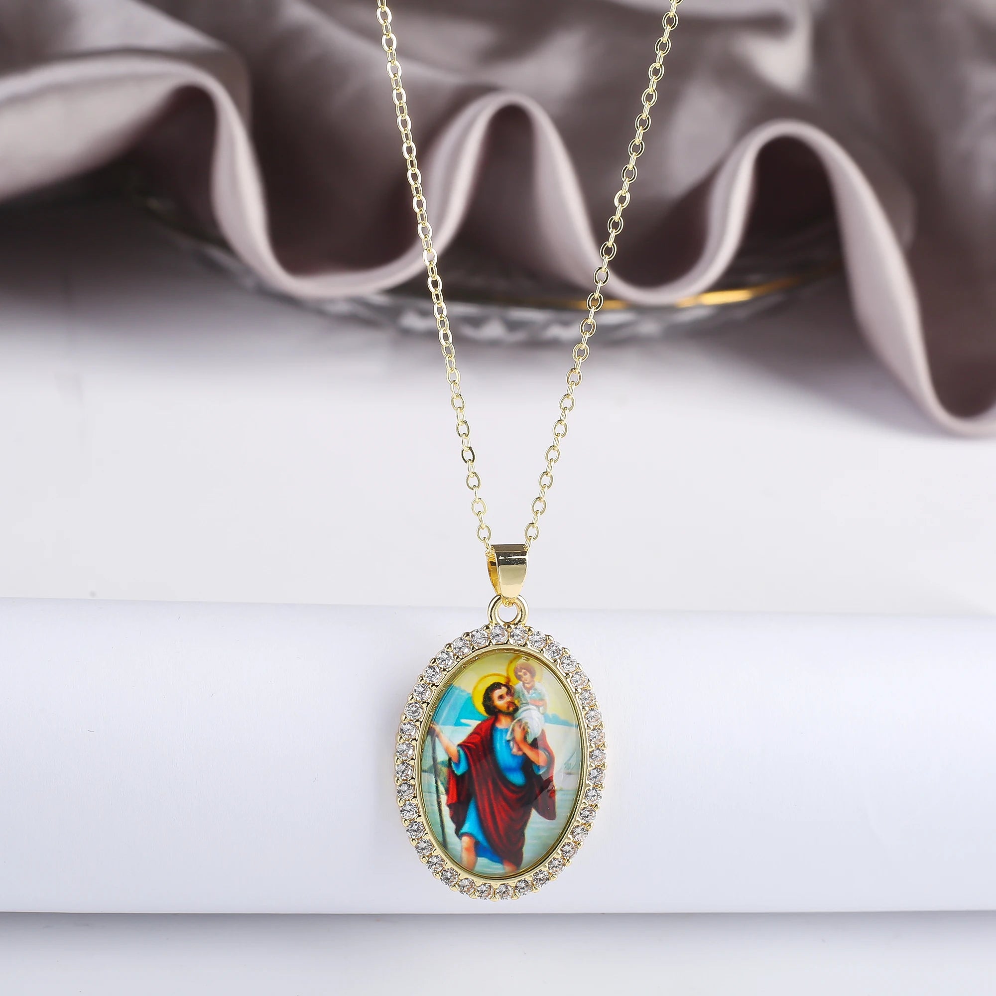 9 Style Acrylic Religious Figures Gold Plated Zirconia Pendant Necklace Classic Prayer Jewelry Anniversary Gift for Women Men9 S Qme 2
