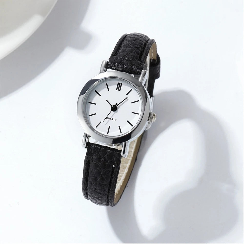 Vintage Square Black Dial Leather Quartz Watch for Women Qme A Black White