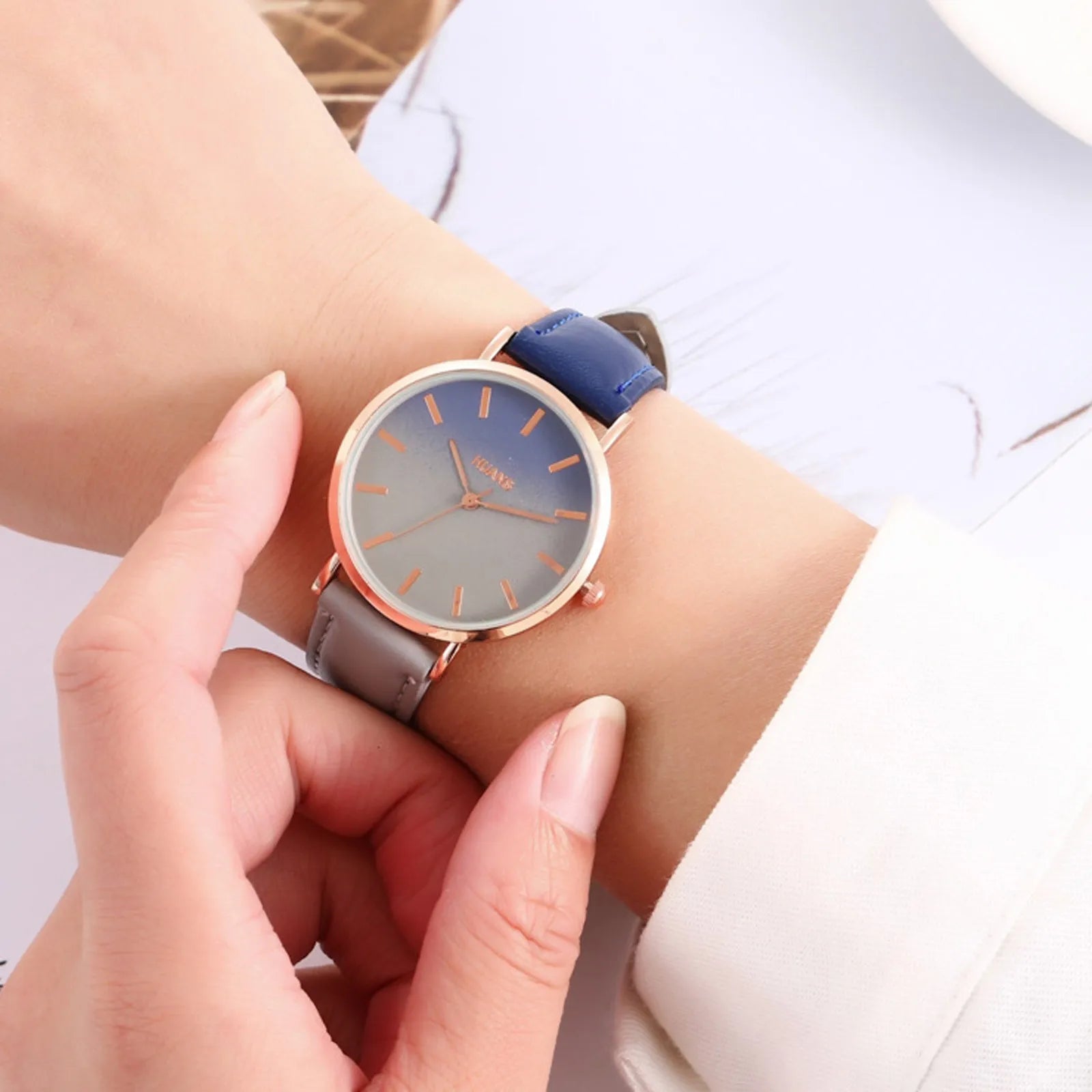 New Fashion Pointer Watch Gradient Leather Wristband Watch Quartz For Women Casual And Versatile Exquisite Cute Compact Watch Qme Blue