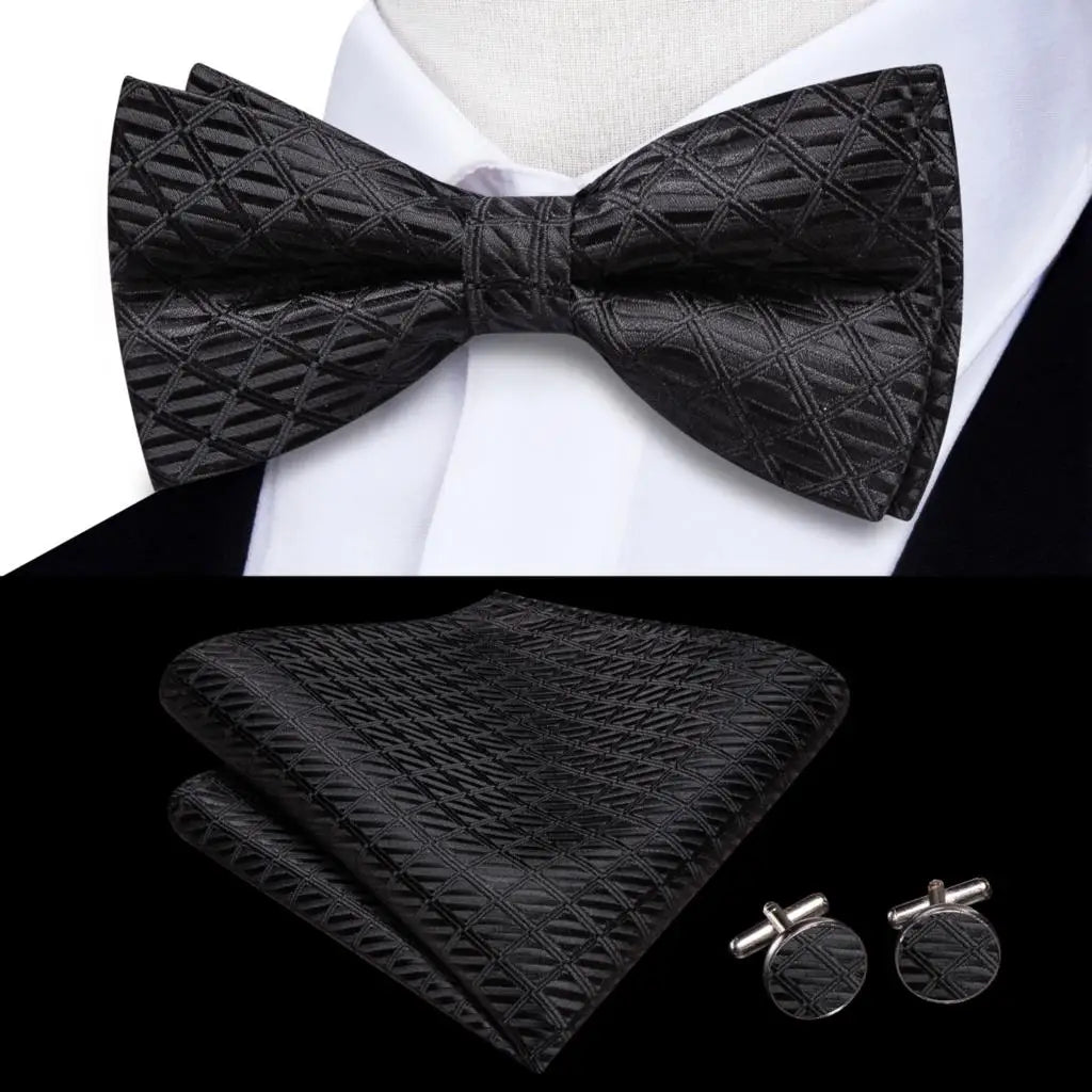 Hi-Tie Striped Black Red Mens Bow Tie Hankerchief Cufflink Pre-tied Silk Butterfly Knot Bowtie for Male Business Party Wholesale Qme S1-LH-2579