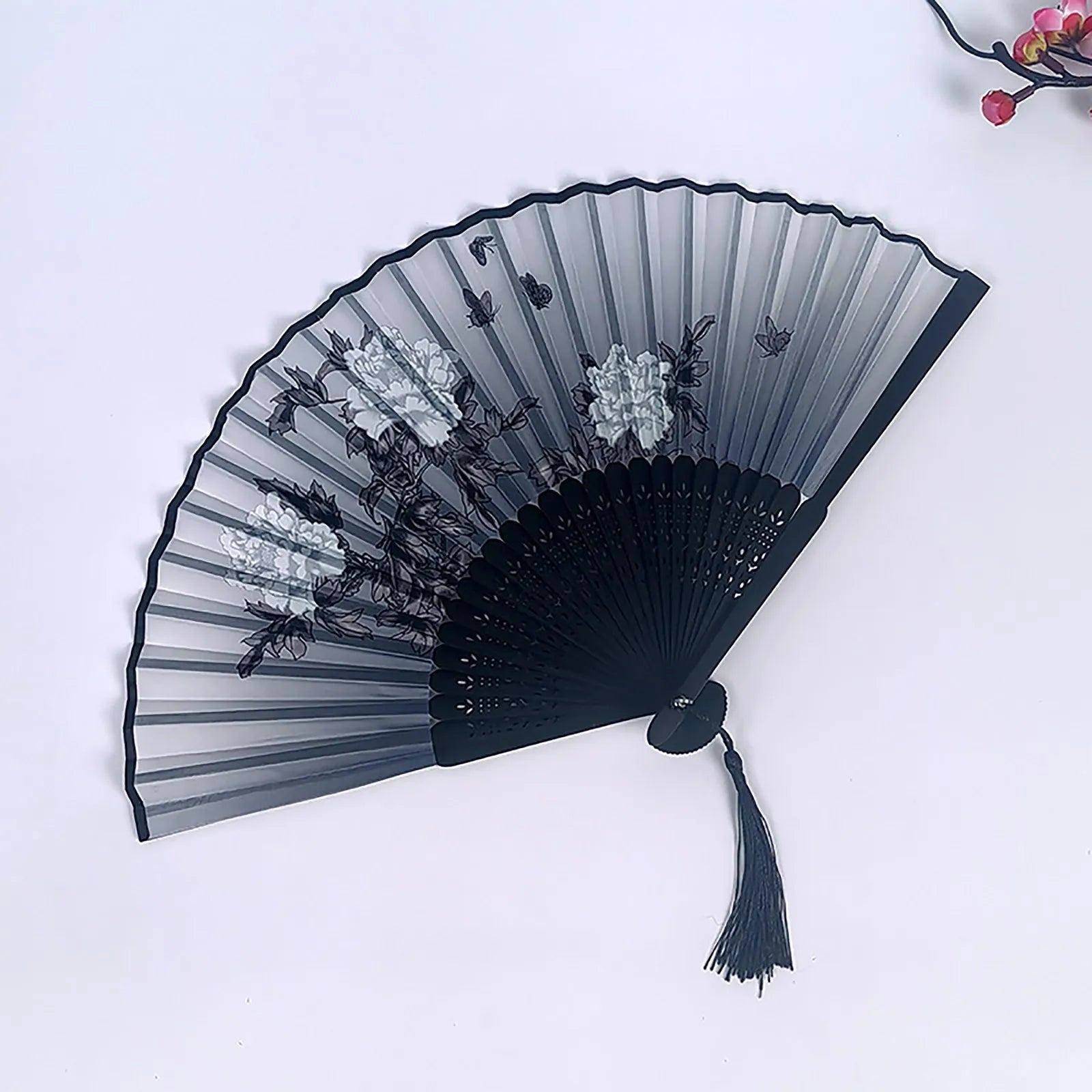 Chinese Style Folding Wood Dance Fans Hollow Ribs Elegant Vintage Style Trim Handheld Fan Foldable Wedding Party Home Decor Qme One Size G