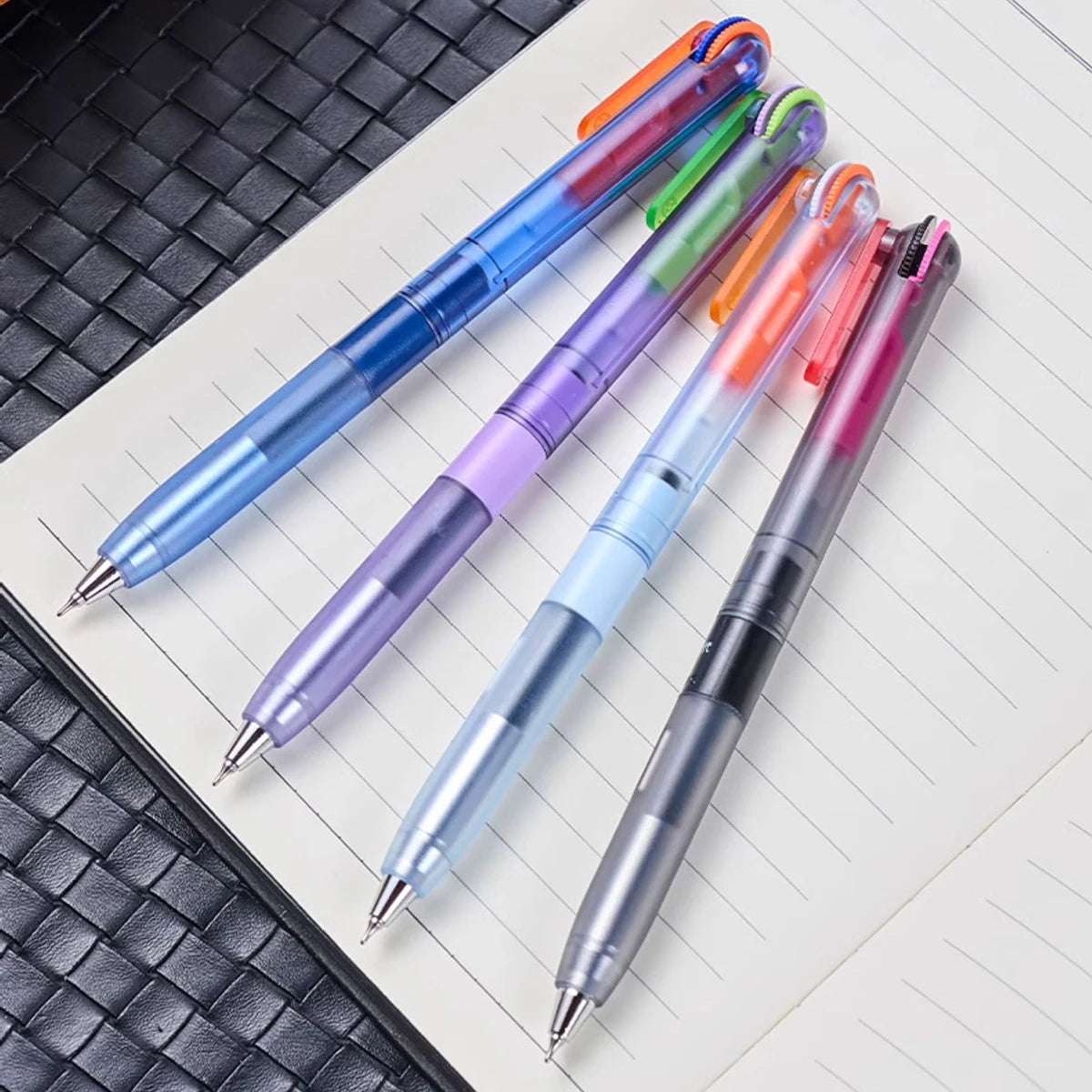 Quick Dry Black Gel Pens, Medium Point (0.5mm),CS Tip, Low-Weight Design Retractable Gel Pens With Comfortable Full Grip Qme