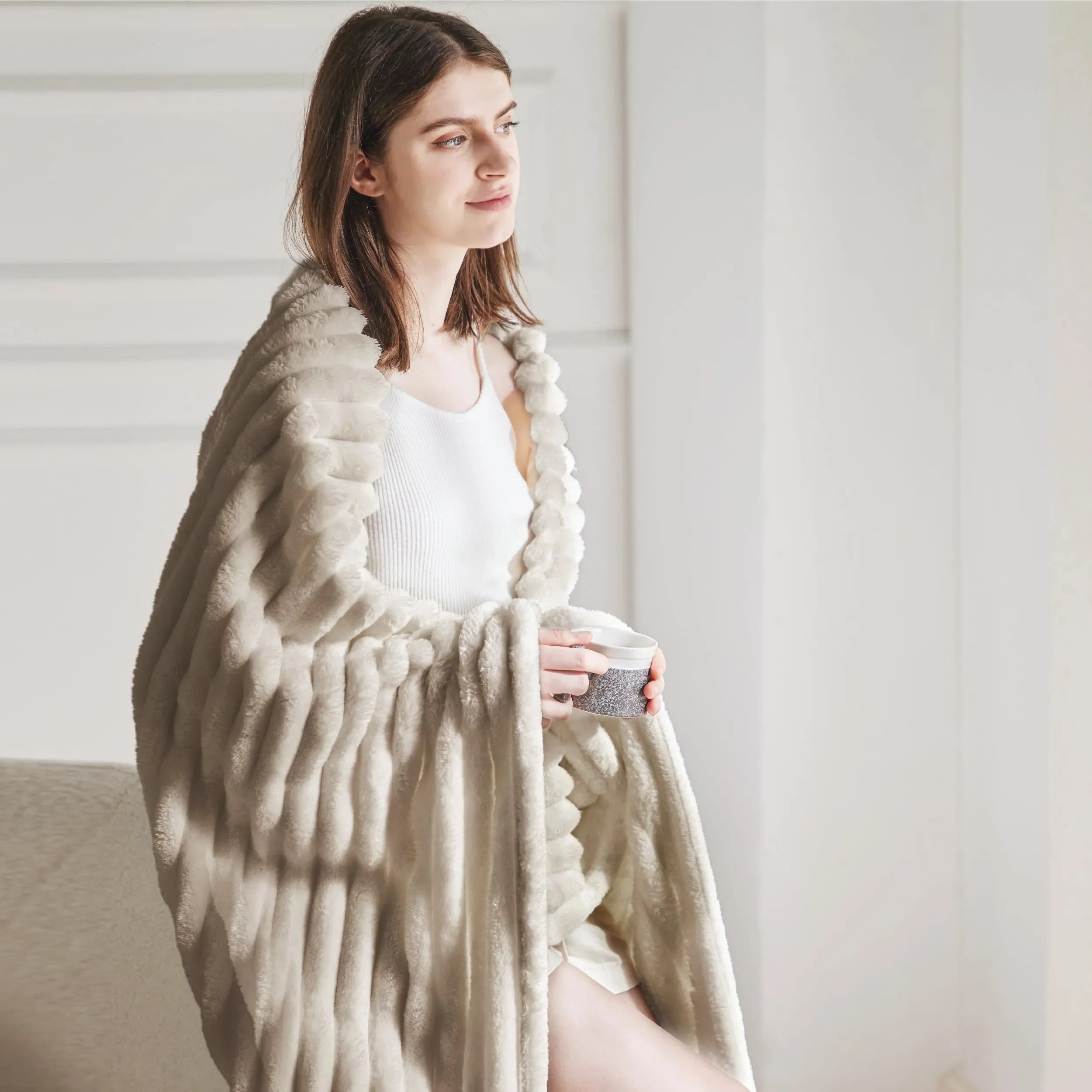 Artificial Rabbit Plush Autumn Warm Bed Blanket Soft Coral Plush Sofa Blanket Comfortable Thickened Bed Blanket Qme
