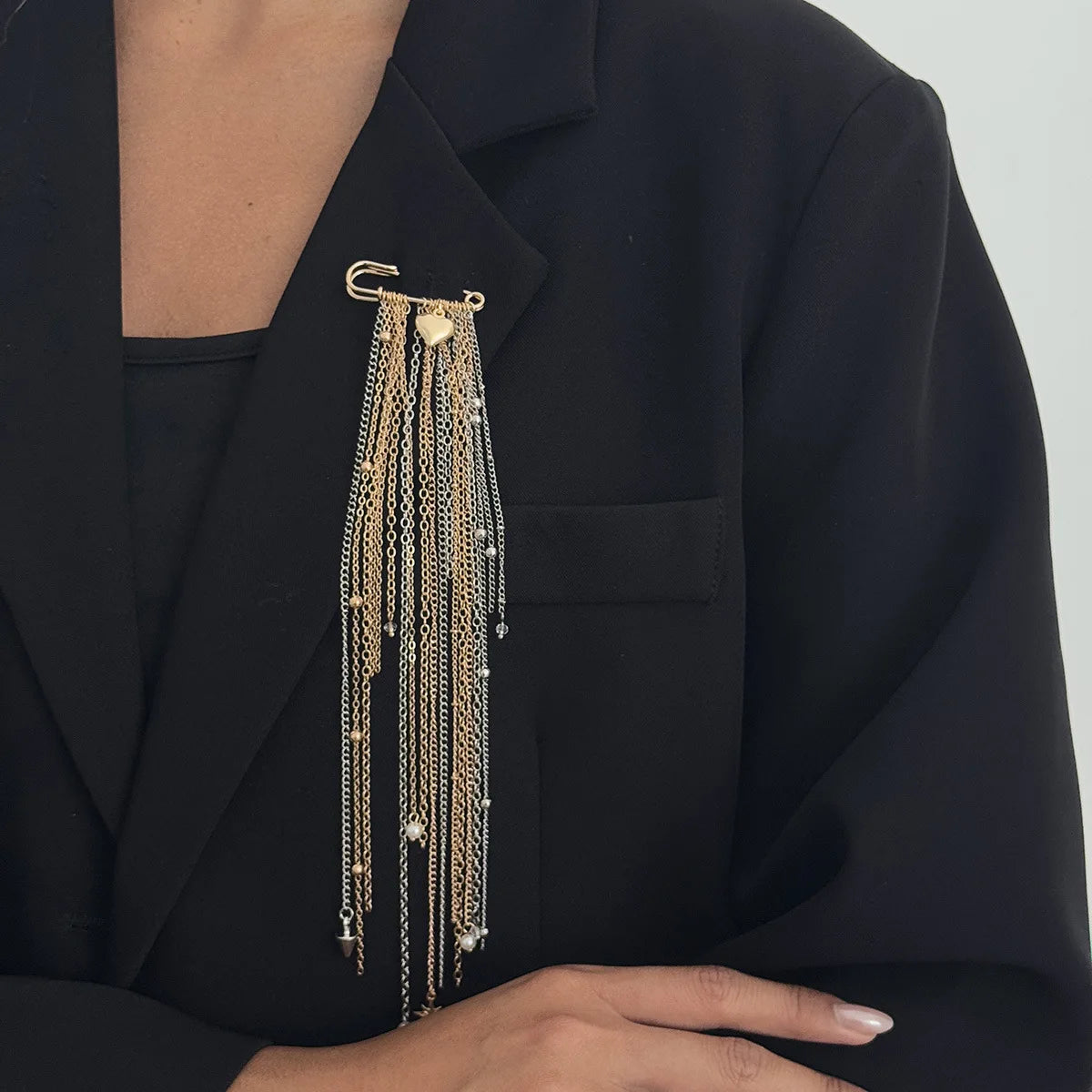 Exaggerated Water Droplet Fringe Tassel Chain Brooch Metal Chain Clothing Tie Pin Bead Fixed Ornament Banquet Party Jewelry Gift Qme A3
