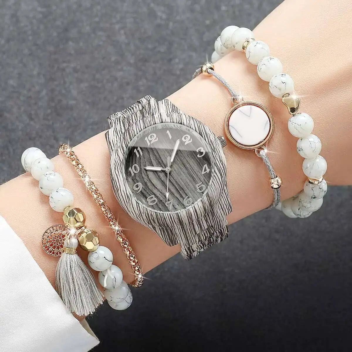 5PCS Fashion Women Watches Casual Wooden Pattern Plastic Band Quartz Watch Bracelets Set for Girls Clock Gift （Without Box） Qme