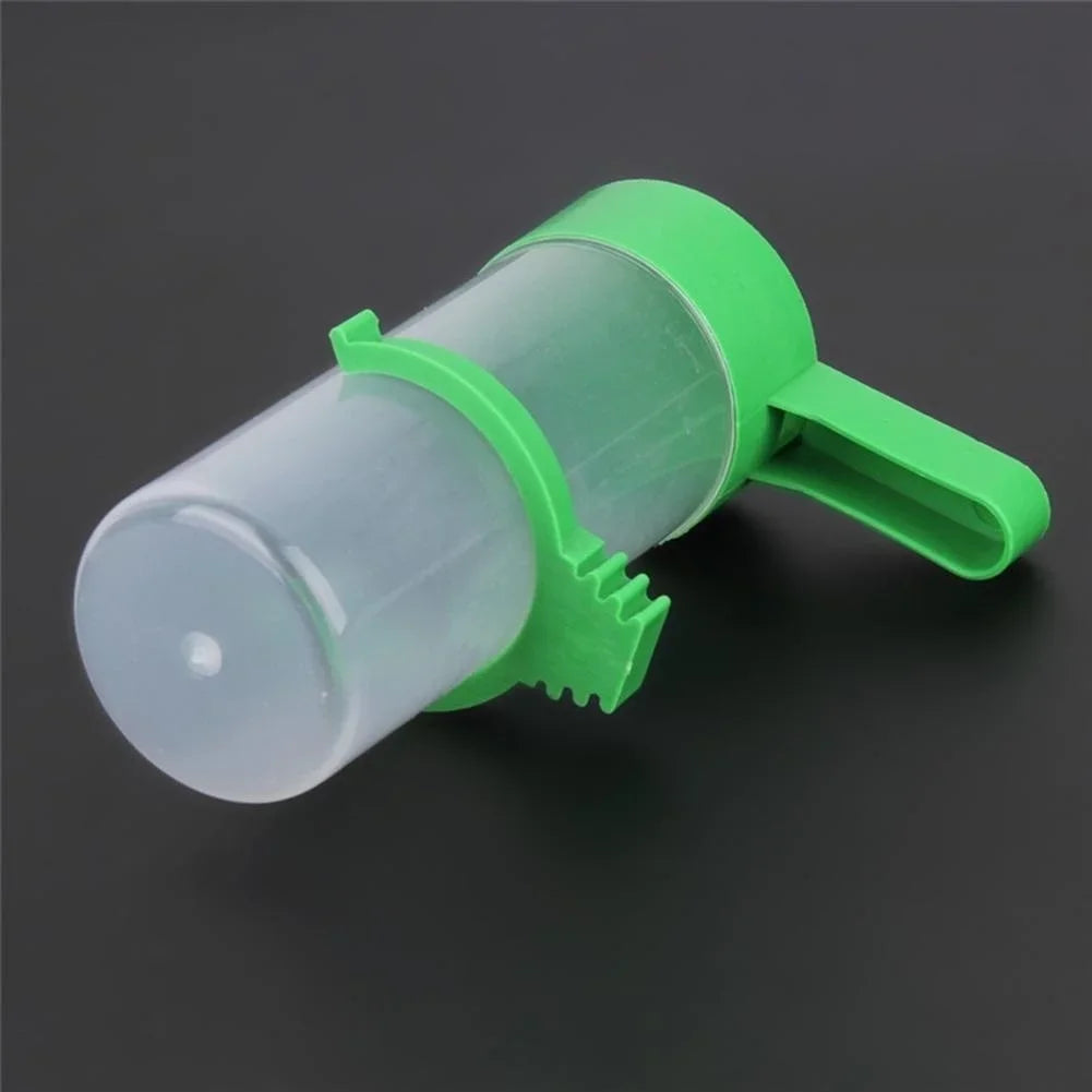 4Pcs/Lot Bird Feeder Waterer Drinker Pet Clip For Bird Feeder Parrot Pet Water Dispenser Agricultural Equipment(size:M/L) Qme