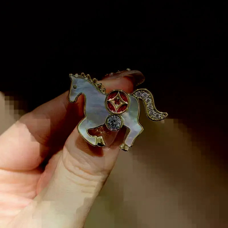 Cute Red Dripping Oil Zodiac Pony Brooches Versatile Animals Horse Corsage Pins Clothing Accessories New Year's Day Gifts Qme