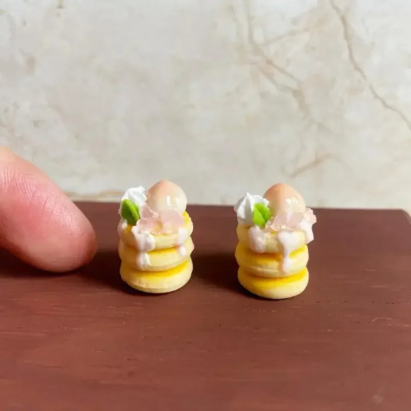 1pcs Miniature Dollhouse Food Toy Peach 3-layer Cream Cake Model DIY Decoration For Doll Accessories Kids Gift Qme