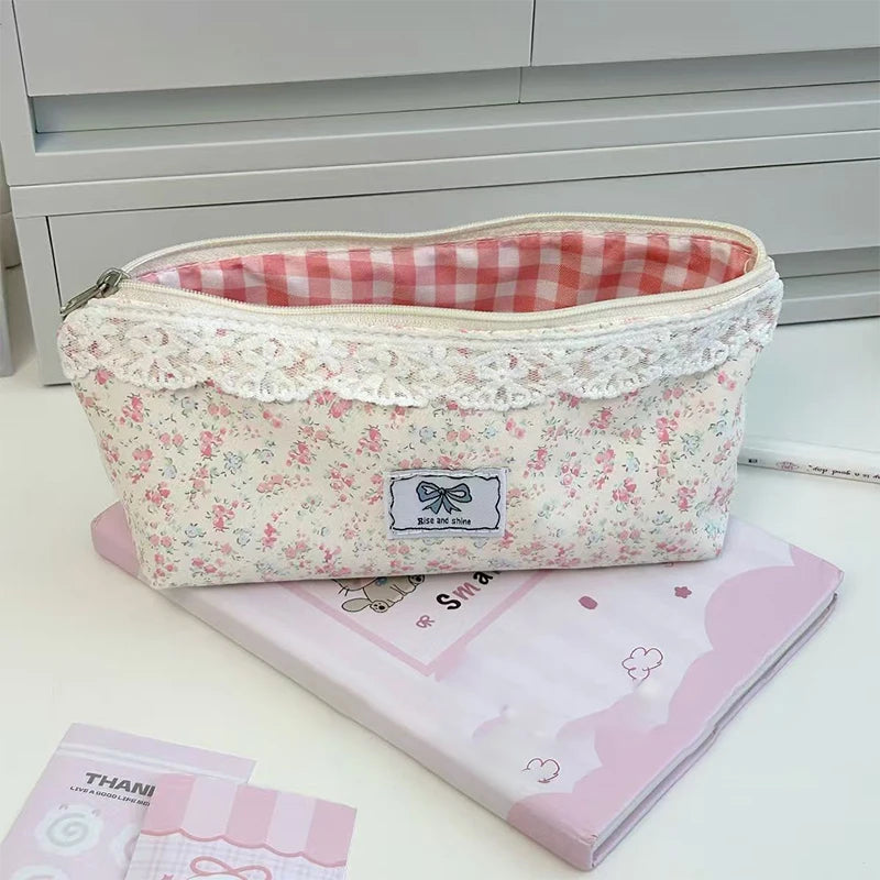 Sweet Lace Floral Design Pen Bag Large Capacity Multifunctional Qme A1