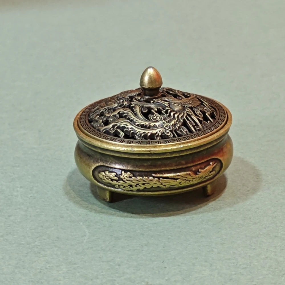 Antique brass pocket incense burner mini hollow incense ornament ancient Chinese tea table decoration dragon and phoenix Qme