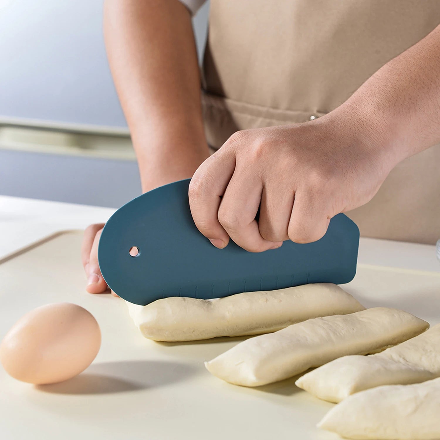 Dough Scraper Dough Cutter Bench Scraper Dough Scrapers Multipurpose Food Scrapers for Dough, Cake, Bread Qme