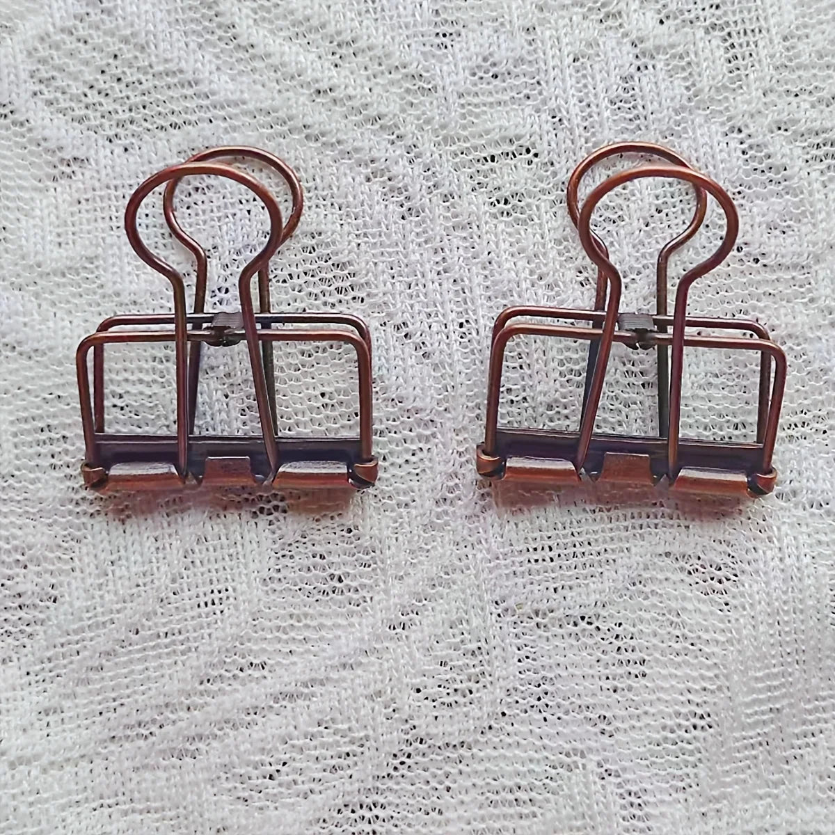 Brown Vintage Binder Clips, Retro Metal Paper Clamp Antique Style Book Clips for Planner & Reading, Aesthetic Stationery Qme 2pcs