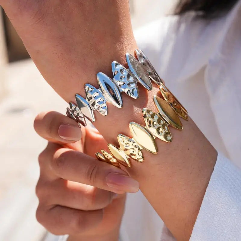 Vintage Ginkgo Leaf Butterfly Open Cuff Bangle Gold Silver Wide Statement Bracelet For Women Boho Party Jewelry Qme