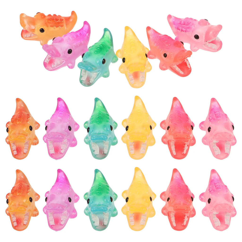 18Pcs Mini Resin Glowing Crocodile Animal Statues Glow Tiny Cartoon Animals Resin Sculptures Bonsai Decoration Micro Landscape Qme