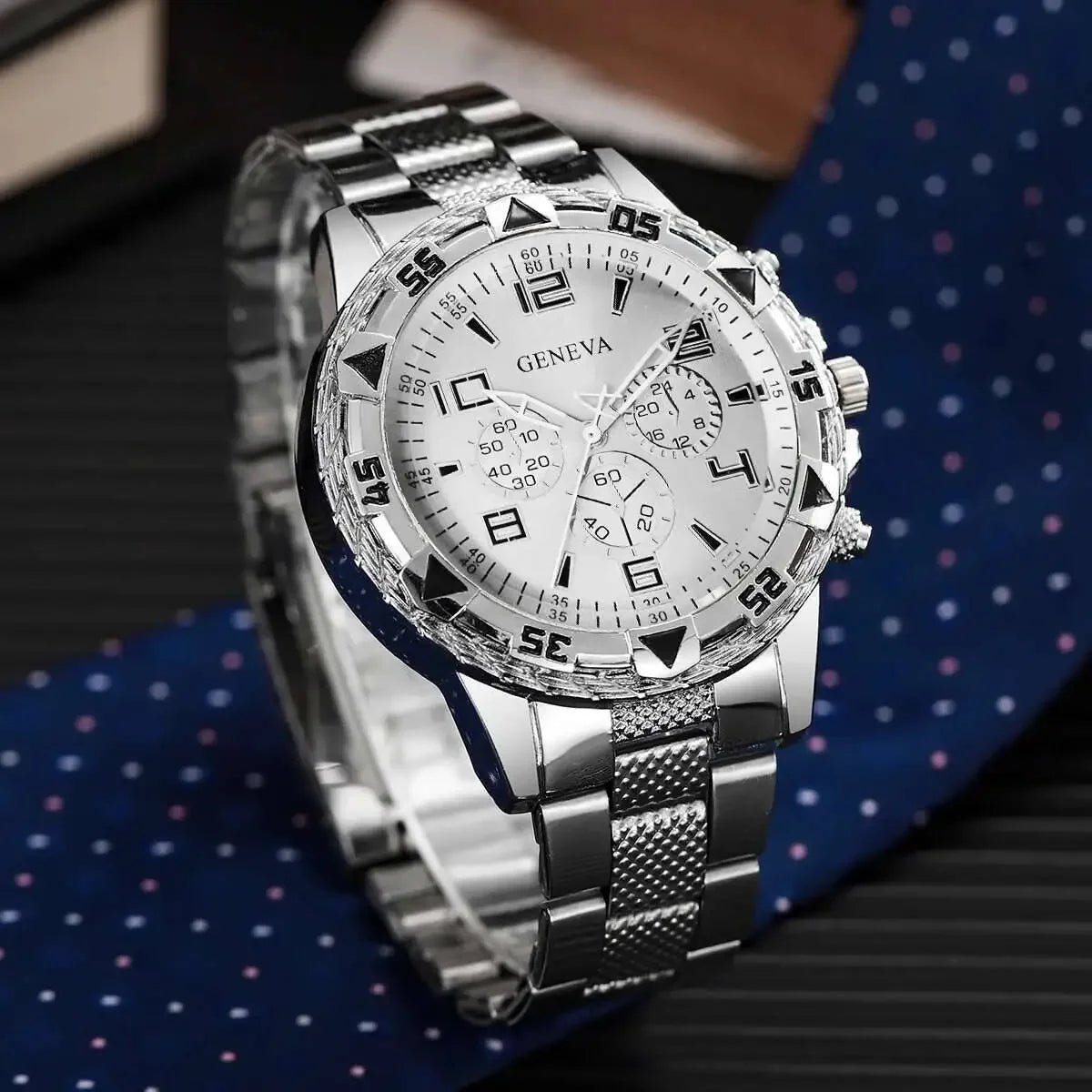 Men's Business Watch: Blue Light Glass, Stainless Steel Strap, Quartz, Multi-Function, Digital Markings & Three-Subdial Qme white