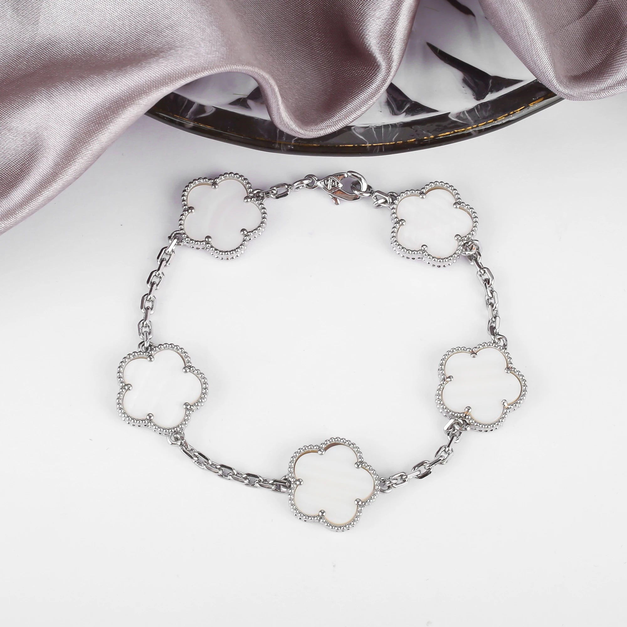 Classic 10 Colors Five-leaf Flower Bracelet Simple Lucky Gold Silver