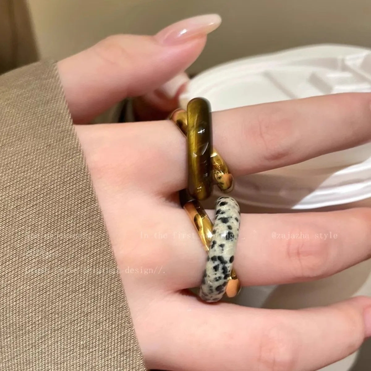 Fashion Sense of Design Charm Double Layers Spotted Metal Round Circle Rings Women Gold Plated Alloy Popular Finger Ring Qme