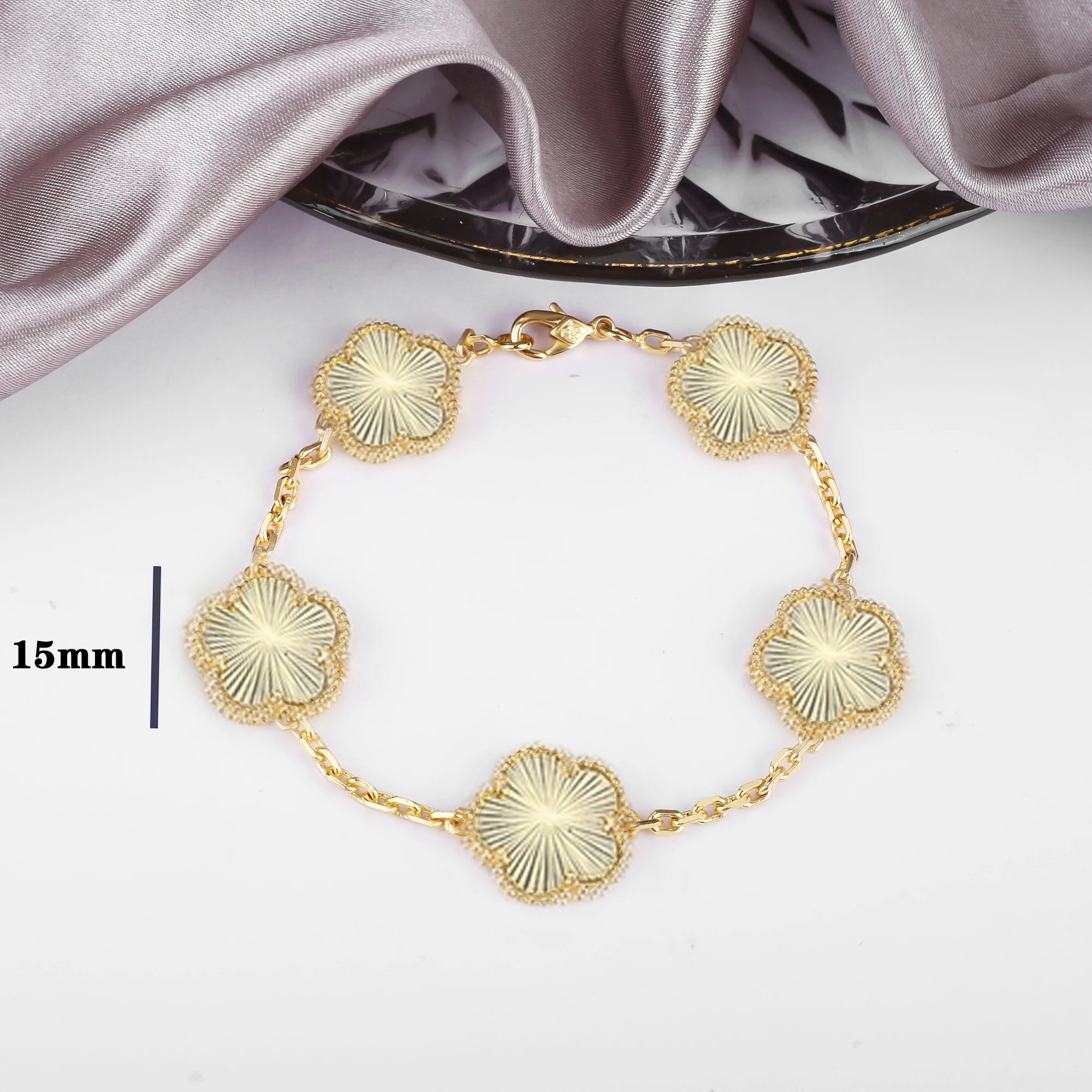 2023 INS 10 Colors Five Leaf Flower Bracelet Classic Fashion