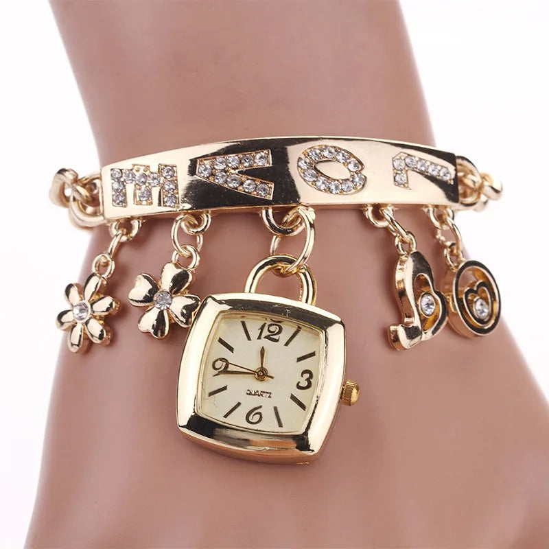 Women Watches with Letters Rhinestone Inlaid Chain Bracelet Flower Pendant Wrist Watch Ladies Dress Watches Gift Zegarek Damski Qme