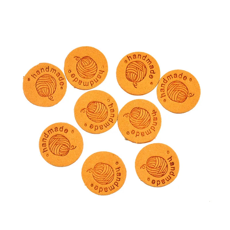 20Pcs 2.5cm Letter Embossed PU Leather Round Labels For Garments Bag Handmade Accessories Sewing Clothes Tags DIY Crafts c4011 Qme 14-20Pcs