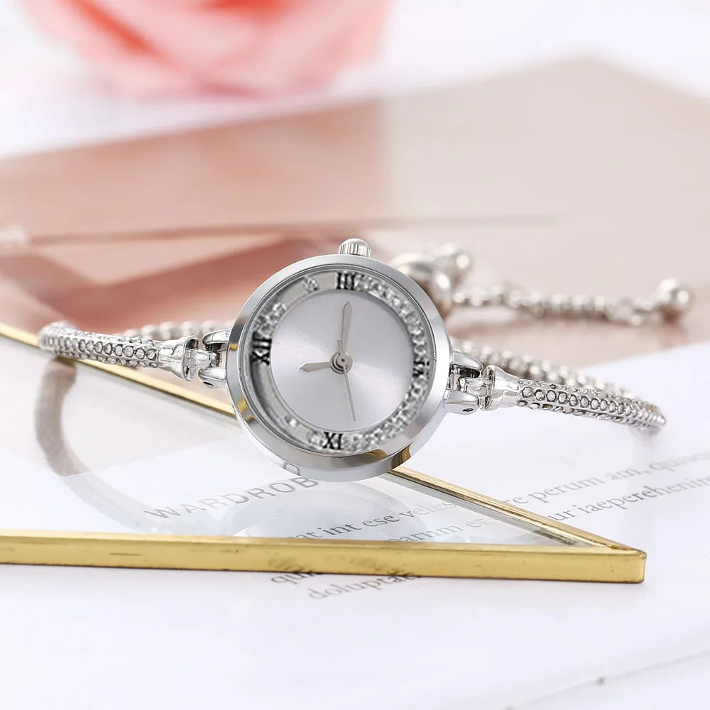 Relógio de pulseira de aço feminino, Quartz Watch, Luxo, Small Dial, Women Watches, Moda Qme silver