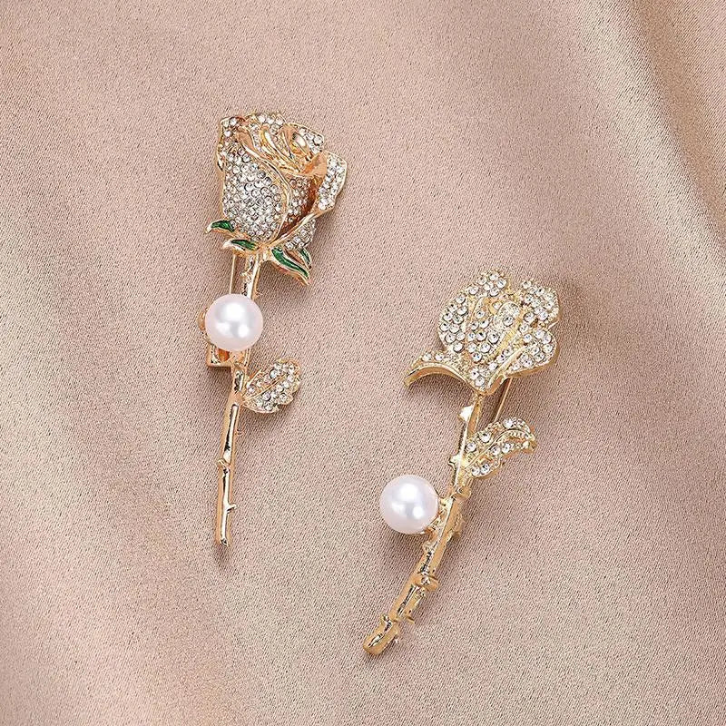 Elegant Gold Color Rose Flower Brooches For Women Alloy Rhinestone Bouquet Brooch Wedding Coat Dress Decoration Gifts Qme