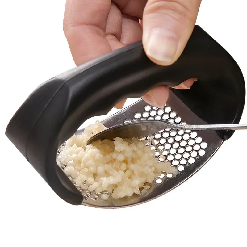 Stainless Steel Garlic Press Crusher Manual Garlic Mincer Chopping Garlic Tool Fruit Vegetable Tools Kitchen Accessories Gadget Qme