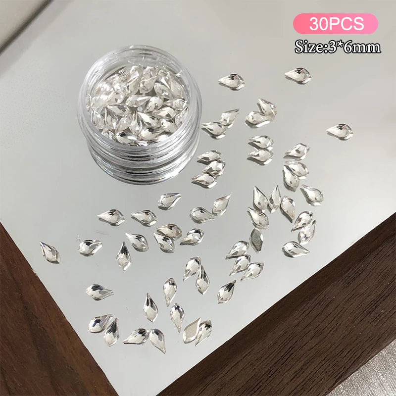 Box 3D Irregular-shaped Rhinestones Crystal Pearl Nail Art Qme White