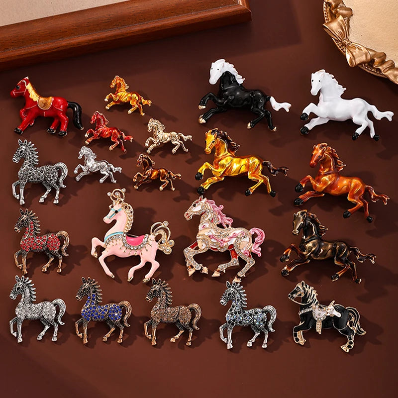 Classic Horse Brooches For Women Zodiac Animal Lapel Pins Casual Party Accessories New Year Gifts Friends Qme