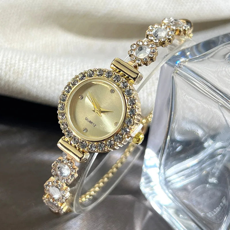 Fashion Rhinestone Women Watches Diamond Flowers Bracelet Ladies Quartz Wristwatch Qme