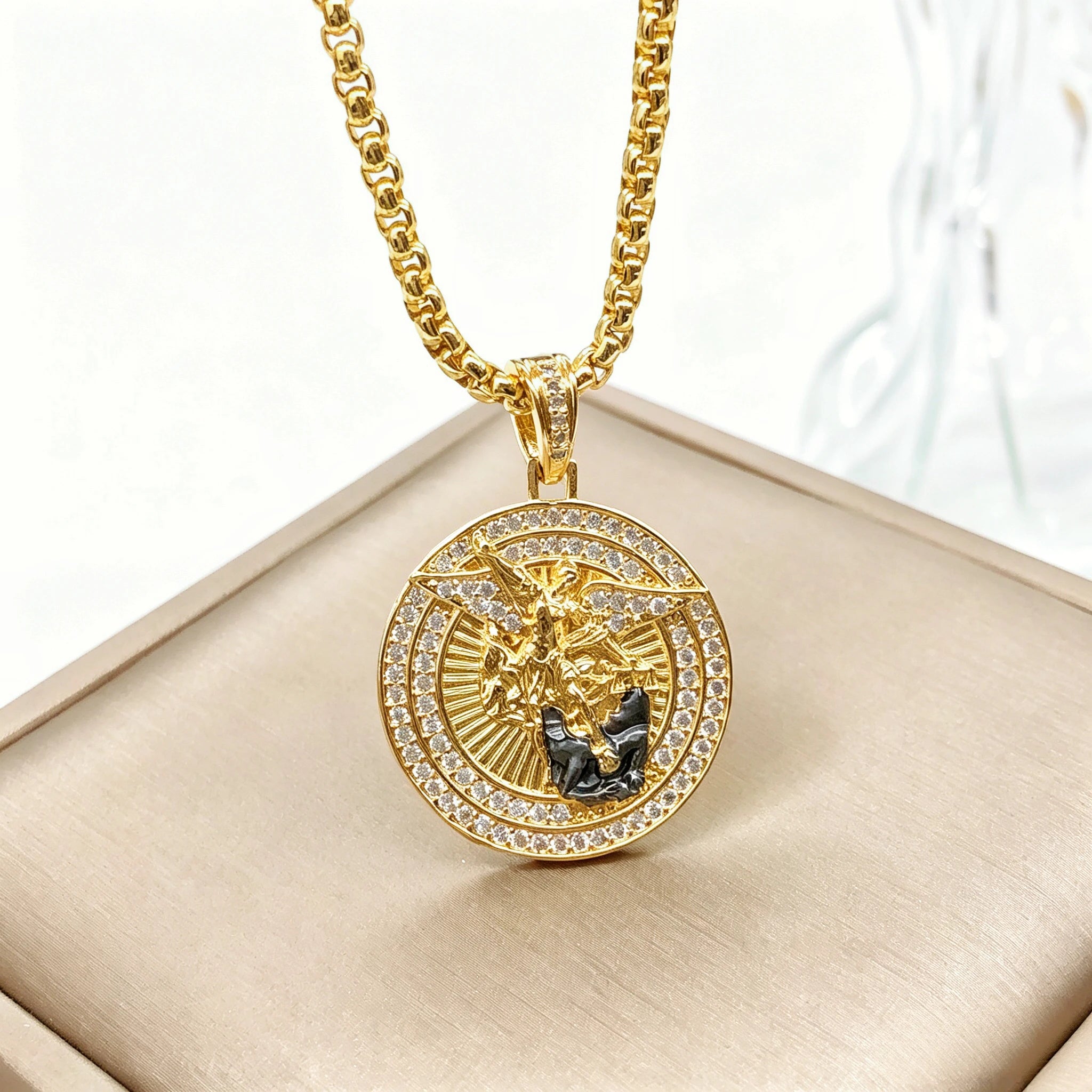 Classic Gold/Rose Gold St. Michael Archangel CZ Medallion Stainless Steel Necklace for Men Women Party Religious Jewelry New Qme 2 60cm