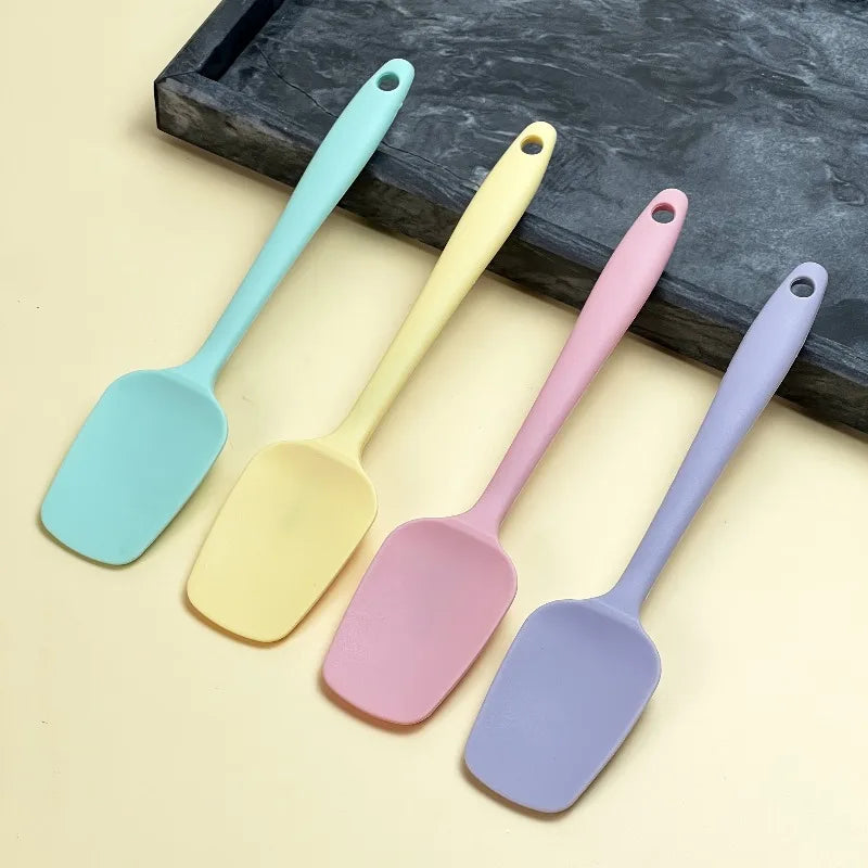 Heat resistant silicone spatula, flexible silicone kitchen cooking and baking appliance, suitable for non stick cookware Qme