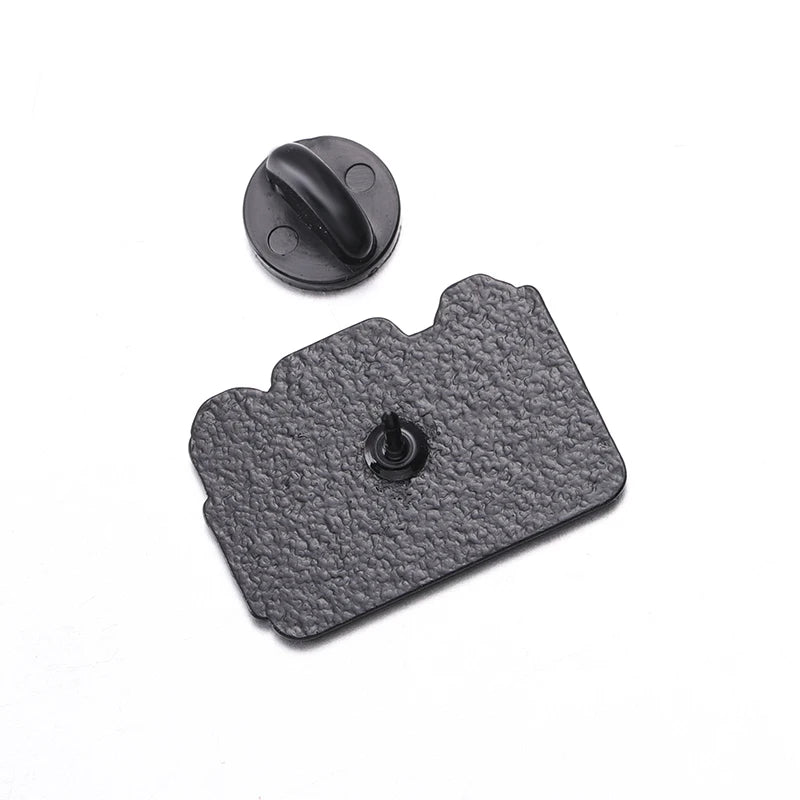 Funny Retro Camera Enamel Pin Cartoon Lapel Backpack Badge Jewelry Gift Kid Personalized Photo Color Brooch Friends Wholesale Qme