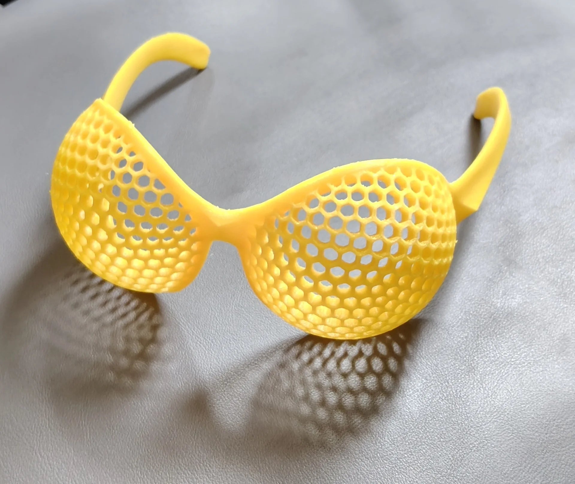 Insect Compound Eye Mesh Sunglasses Retro Grid Design Fun Summer Qme YELLOW