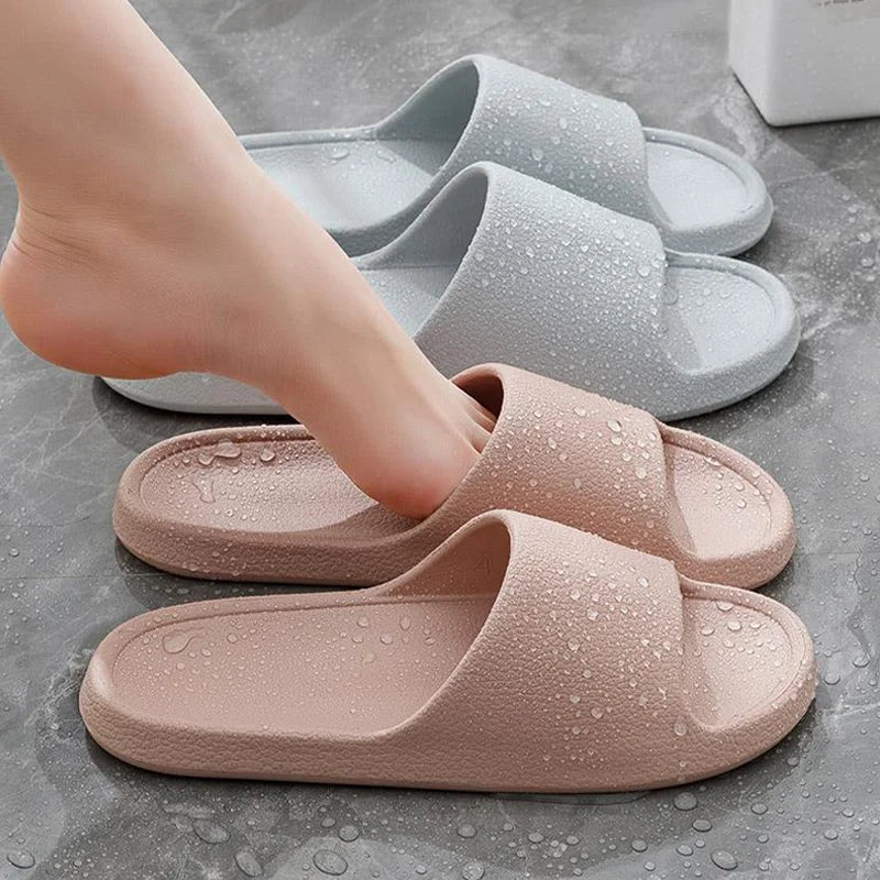 2025 Women Soft Sole Cloud Slippers Thick Platform Indoor Outdoor Beach Sandals Summer EVA Non Slip Flip Flops Men slippers Qme