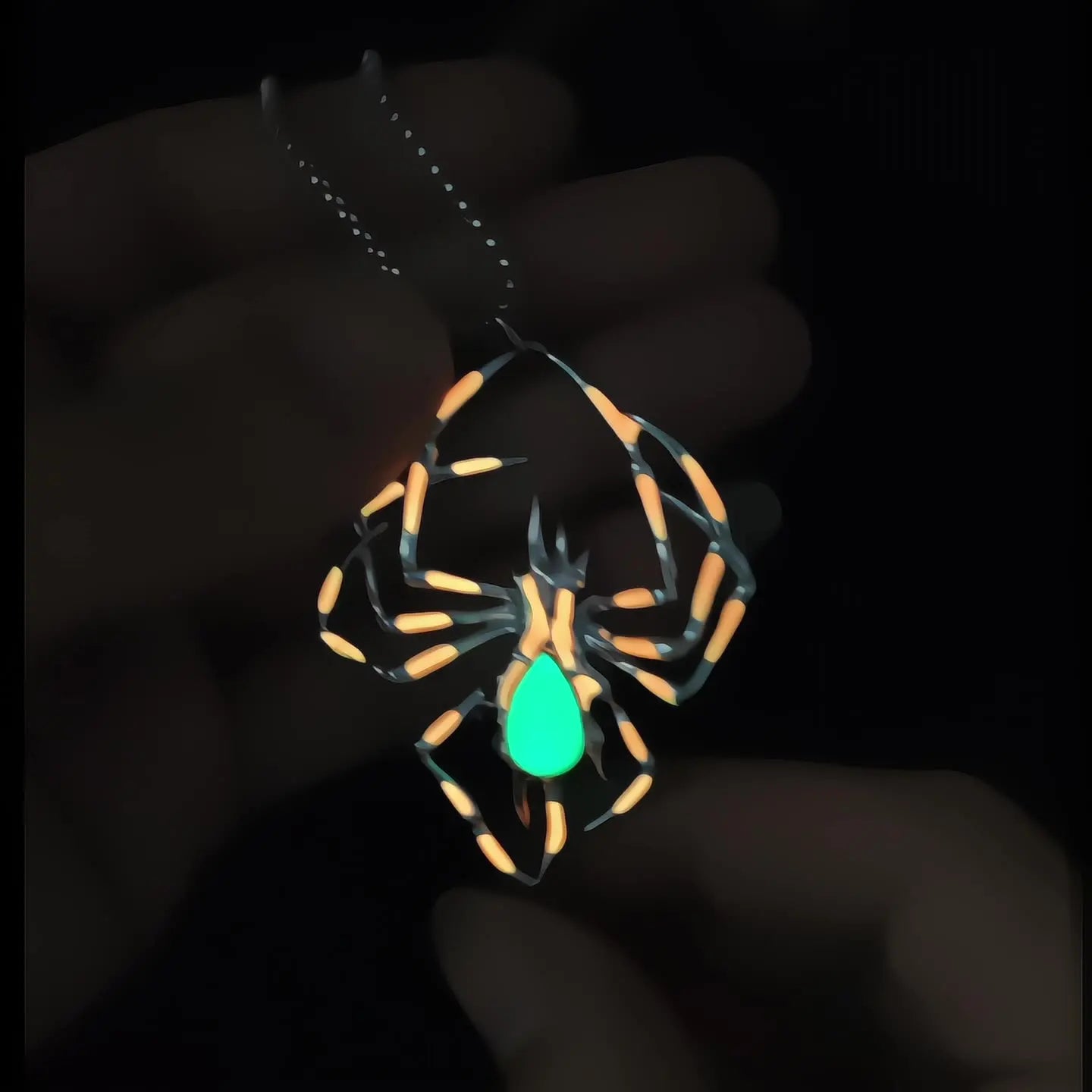 Halloween Creative 3D Luminous Spider Necklace Fashion Alloy Luminous Insect Pendant Necklace Wholesale Qme