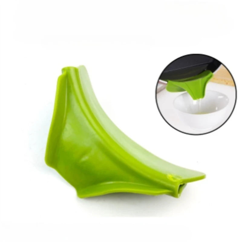 Kitchen Tools Designed to Prevent Spills, Including Pots with Round Openings, Edge Guards, And Various Small Kitchen Gadgets Qme