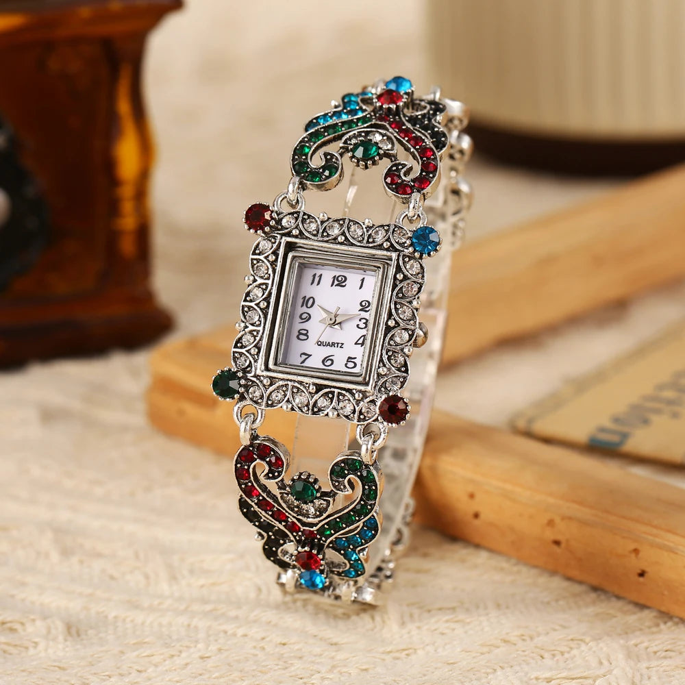 New Women's Watch Bracelet, Women's Watch Color Diamond Full Diamond Fashion Compact Steel Belt Qme