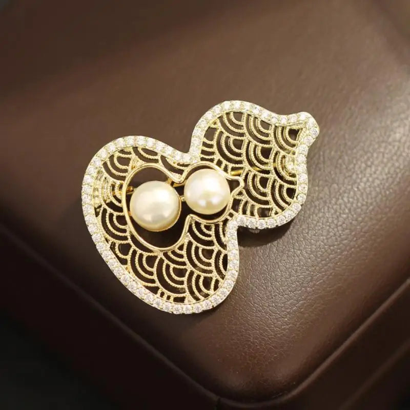 New Chinese Style Hollow Gourd Pearl Elegant Suit Brooch For Women Clothing Coat Corsage Jewelry Accessories Gifts Qme