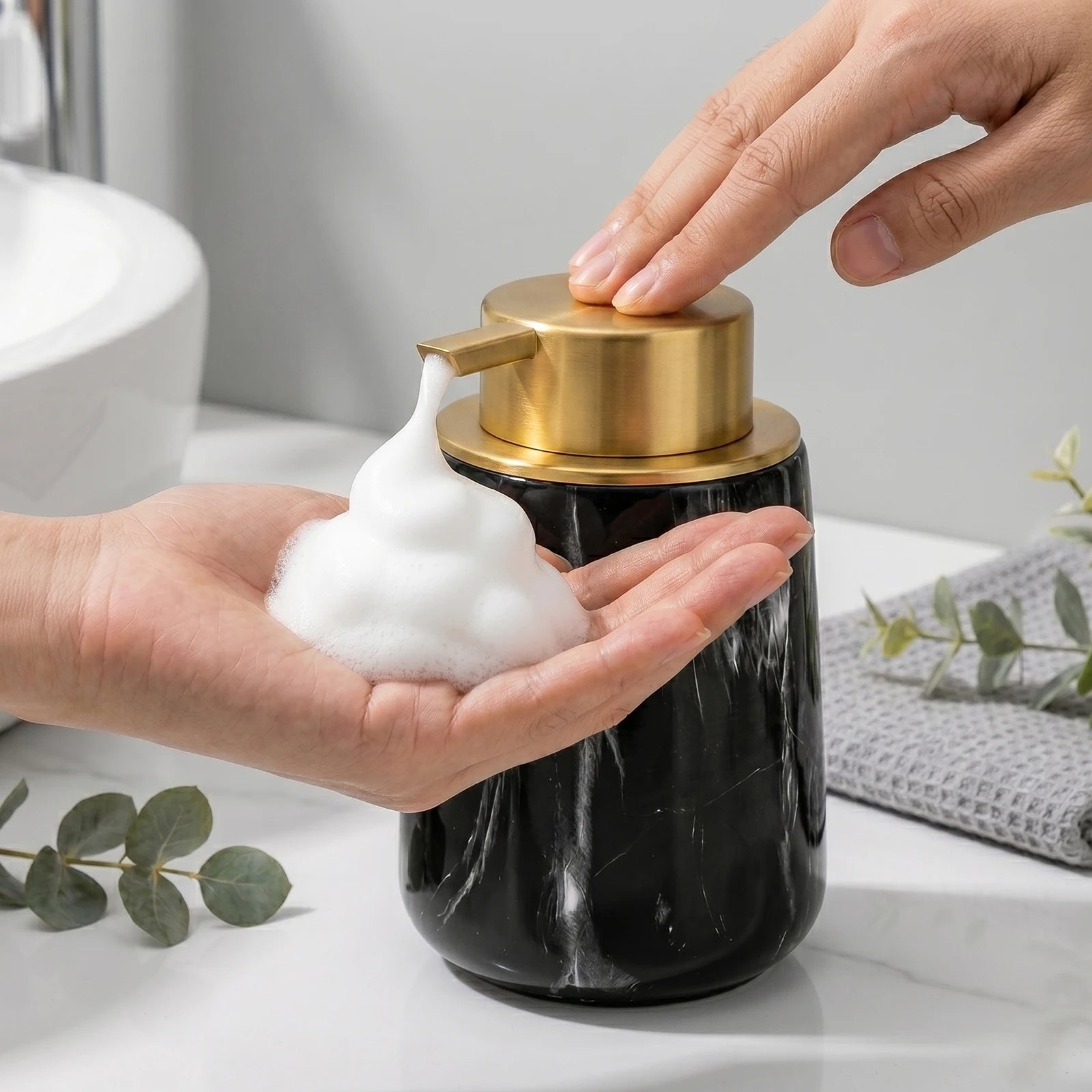 Luxury Marble Pattern Foaming Soap Dispenser Refillable Hand Soap Pump Bottle for Bathroom Kitchen Hand Washer Container Home Qme