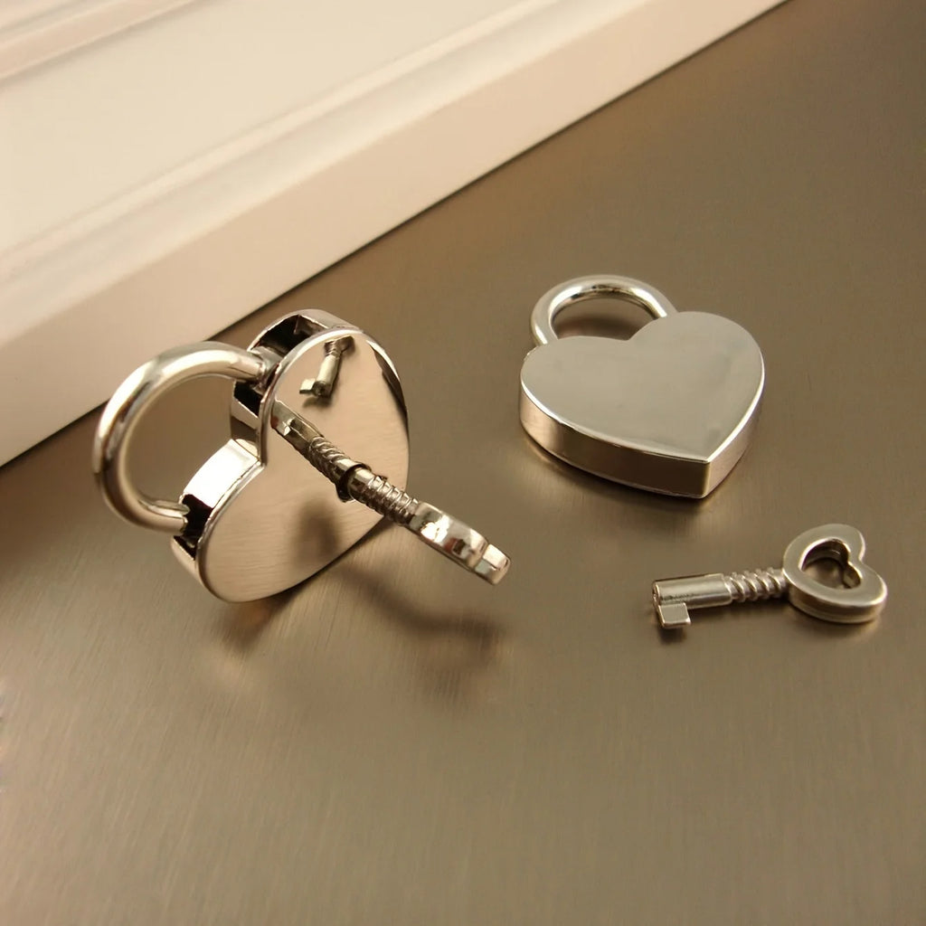 1pc Heart-Shaped Metal Padlock with Key - Polished Finish Love Lock for Luggage & Bag Accessory, Zinc Alloy Tool Lock Qme