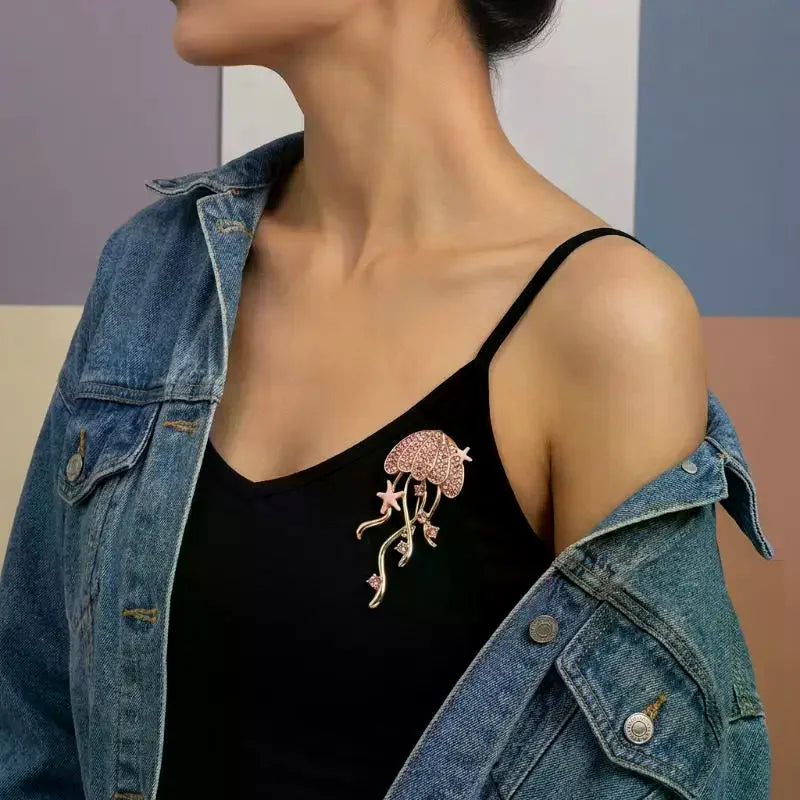 Jellyfish Butterfly Brooch for Women & Unisex - Cute Life Animal Pin, Trendy Office Birthday Party Friend Gift Jewelry Qme