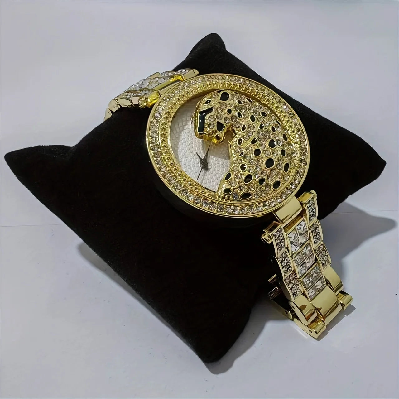 Leopard Inlaid Rhinestone Watch Elegant Hollow Minimalist Round Quartz Watch Women Jewelry Dress Watch Qme