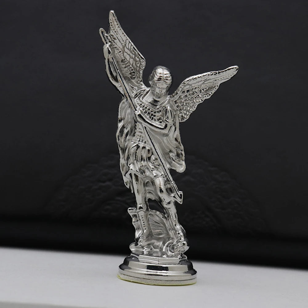 Christian Saint Michael FigurineThe Archangel Defeating Satan Guardian Statues Zinc Alloy Ctafts For Home Room Tabletop Desktop Qme