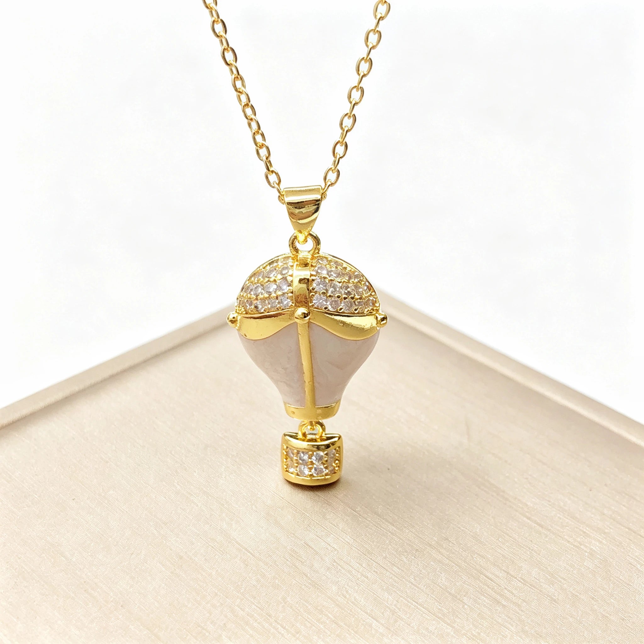 High-Quality Multicolor Enamel Art Hot Air Balloon Zircon Pendant Necklace Cute Fashion Party Jewelry For Women Daily Wear Qme White