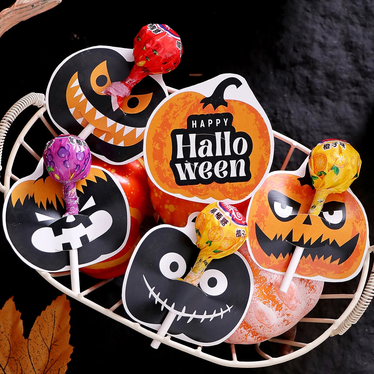 Pack of 30 Halloween Lollipop Cards: Fun Halloween Candy Cards for Kids, Featuring 6 Different Pumpkin Designs to Celebrate Halloween Qme