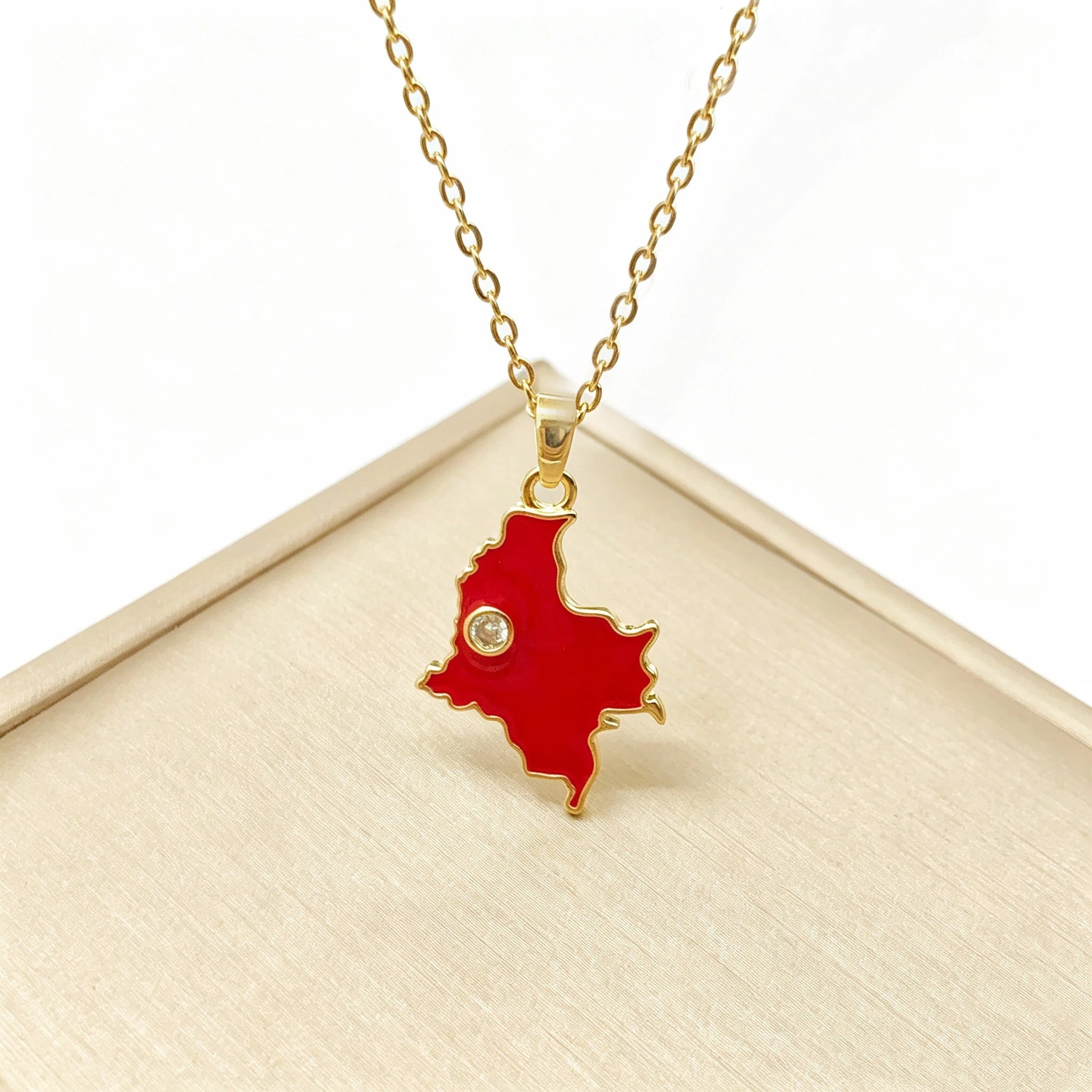 Yellow Red Blue Enamel Colombia Map Multicolor Zircon Pendant Necklace Flag Patriotic Souvenir Jewelry For Women Men Daily Wear Qme 2